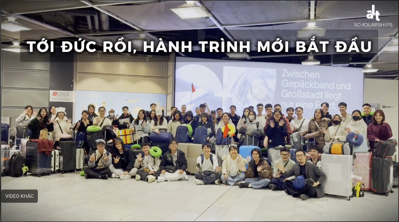 Có Những Khoảnh Khắc Chỉ Nhìn Thôi Là Biết Một Chặng Đường Mới Đã Thật Sự Bắt Đầu.